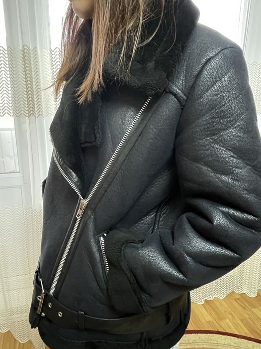 Чорна жіноча дублянка