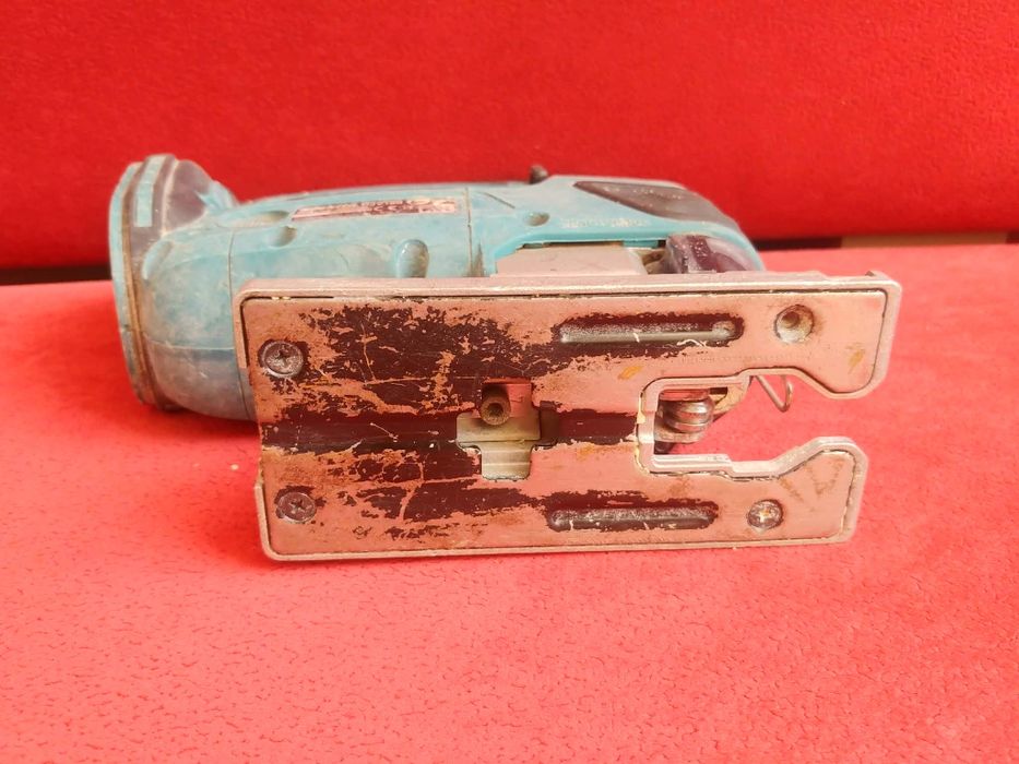 wyrzynarka Makita djv180