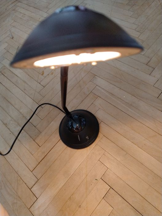 Lampka biurkowa na biurko, dwie moce świecenia, stan dobry