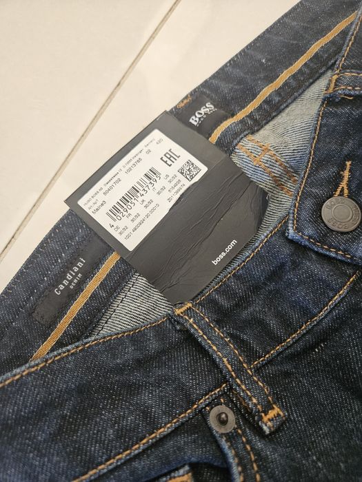 Boss _ Spodnie jeansy regular fit W30 L32 nowe