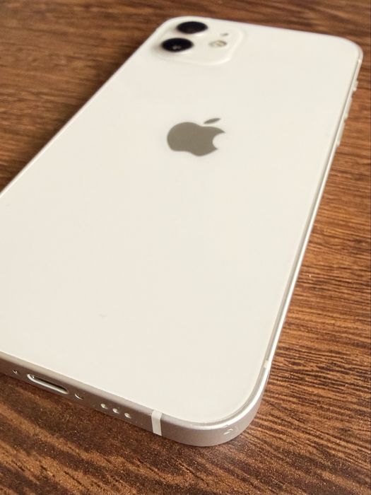 iPhone 12  64GB