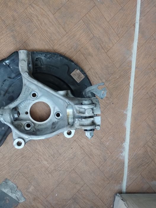 Цапфа перед права ID4   1ED 407 254 F