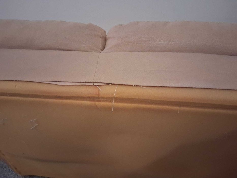 Sofá robusto de 2 lugares