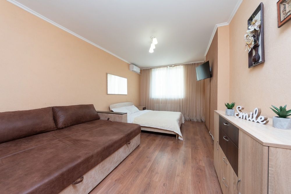 Подобово. Квартира. Вид на озеро. Новобуд. Метро Позняки, Харківська