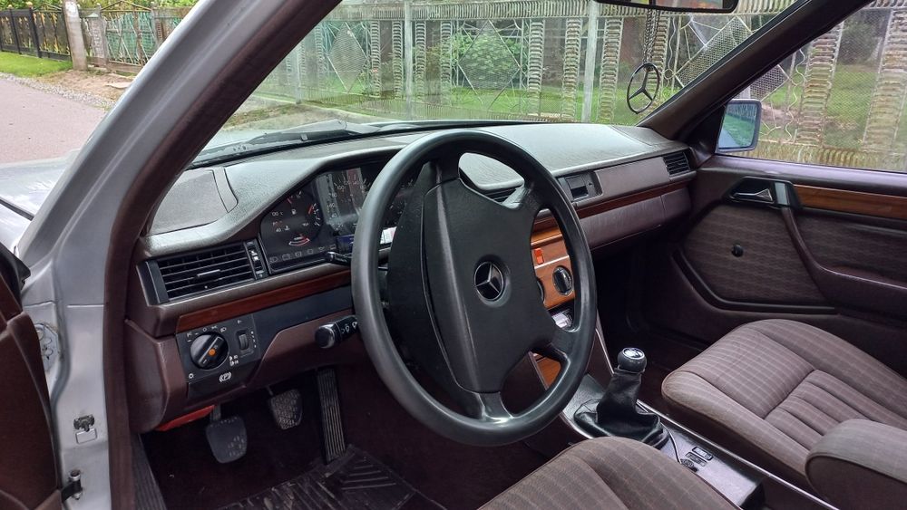 W124 Mersedes Benz 2.0 газ/бензин