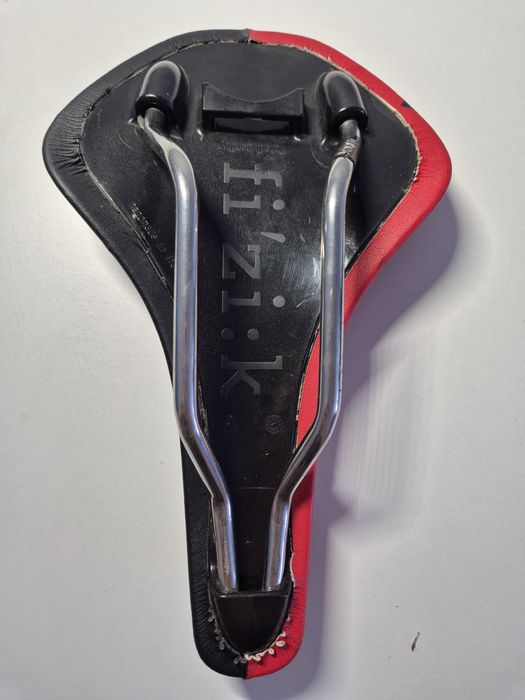 Siodełko FIZIK Ares aluminium