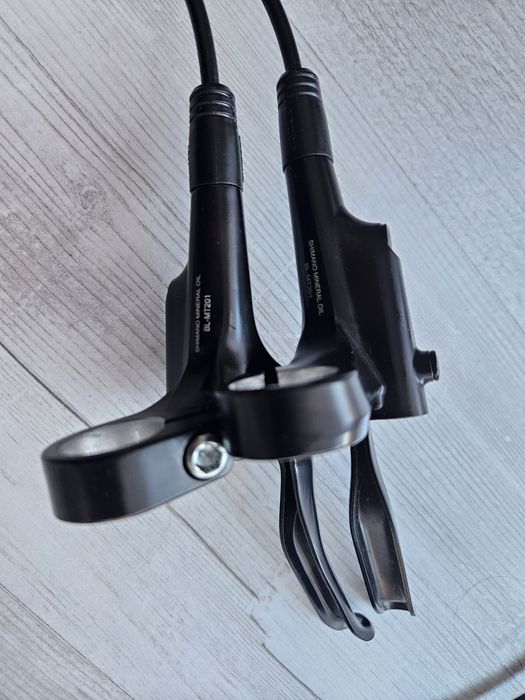 Komplet zacisków hamulcowych Shimano MT200