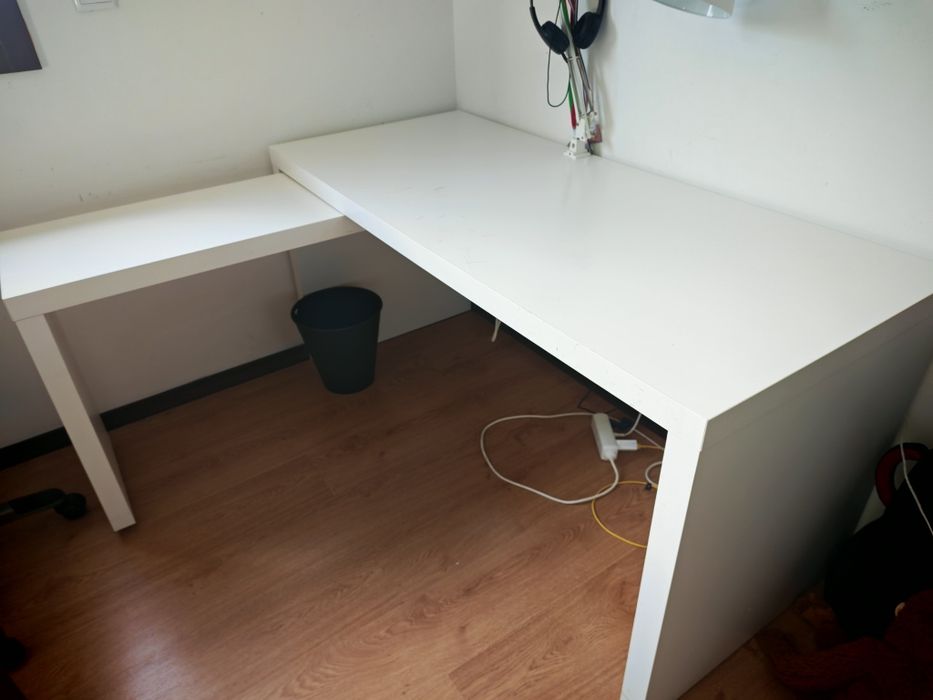 Secretária IKEA MALM
