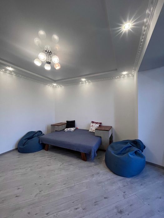 Велика 3 кімнатна квартира у Калиновій Слободі