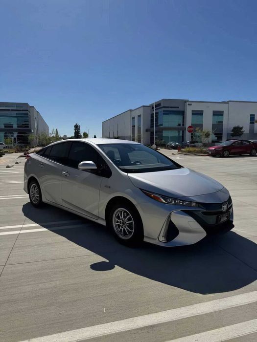 Toyota Prius Prime      2019