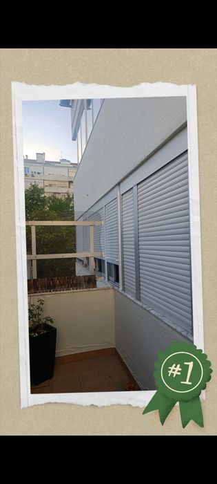 Janelas de (correr/ abrir) estores(elétricos/fitas) etc