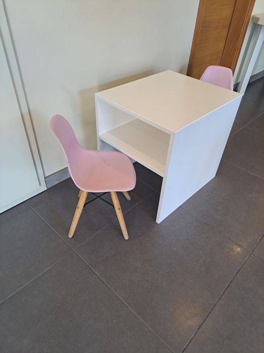 Secretária com duas cadeiras conjunto de criança