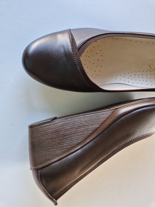 Czółenka na koturnie roz 40