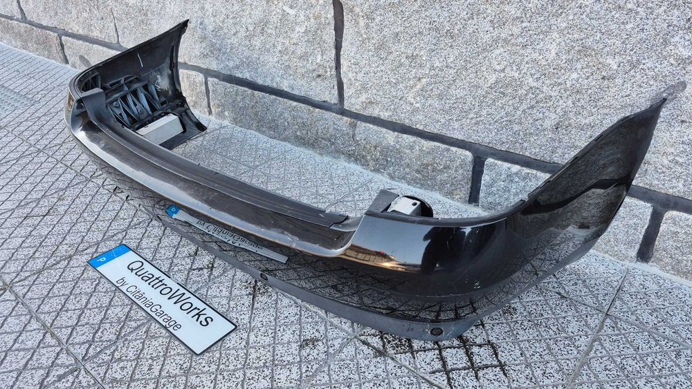Para-Choques Traseiro Audi A4 B5 8D Avant Facelift Com Lip e Sensores Originais