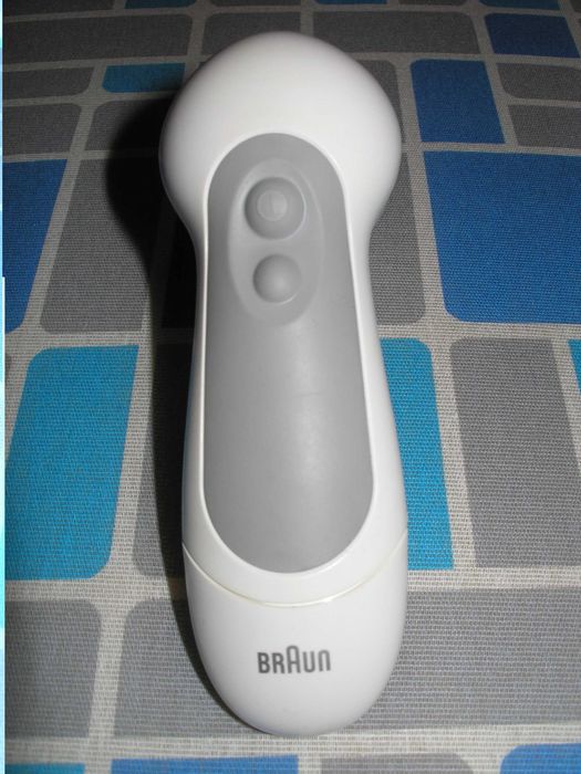 Щітка для чистки лиця  Braun