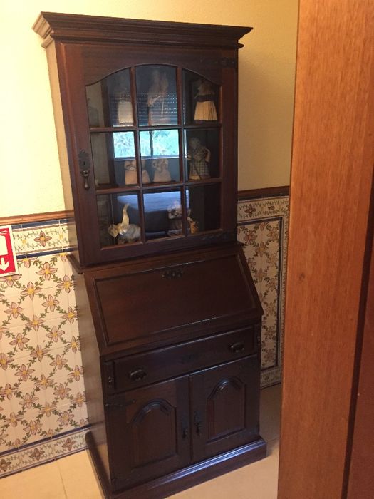 Secretary with Upper Cabinet/Faro64585399991938121