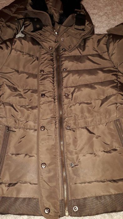 Женский пуховик Zara.