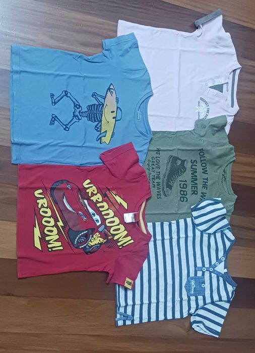 Conjunto de 5 t-shirts para criança - 4 anos