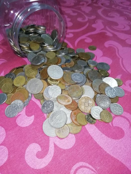 Mais de 400 moedas com muita qualidade.