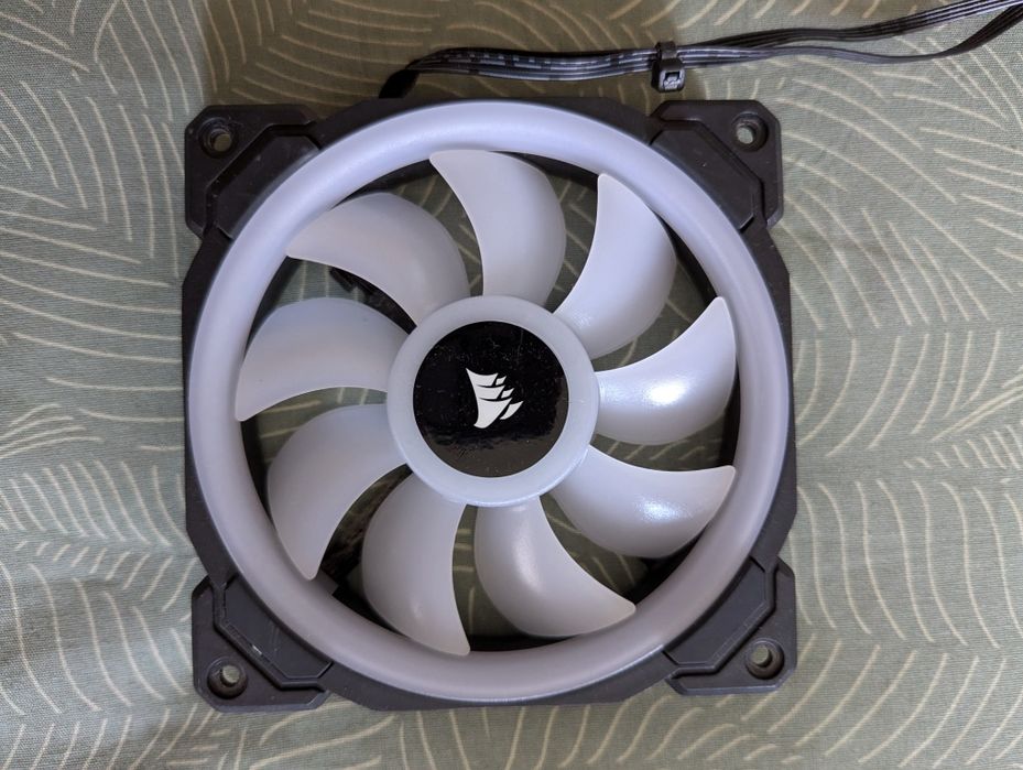 Ventoinhas Corsair LL120 RGB
