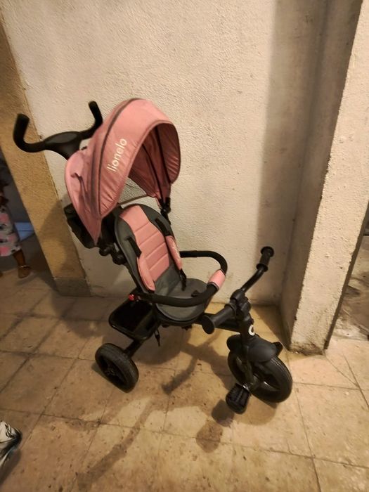 Triciclo com empurrador  LIONELO