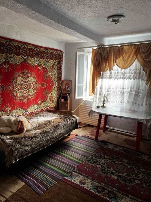 Продаю  будинок м.Сокиряни центр