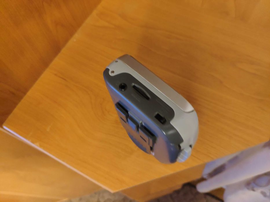 Продам кассетный плеер AIWA HS-TA213