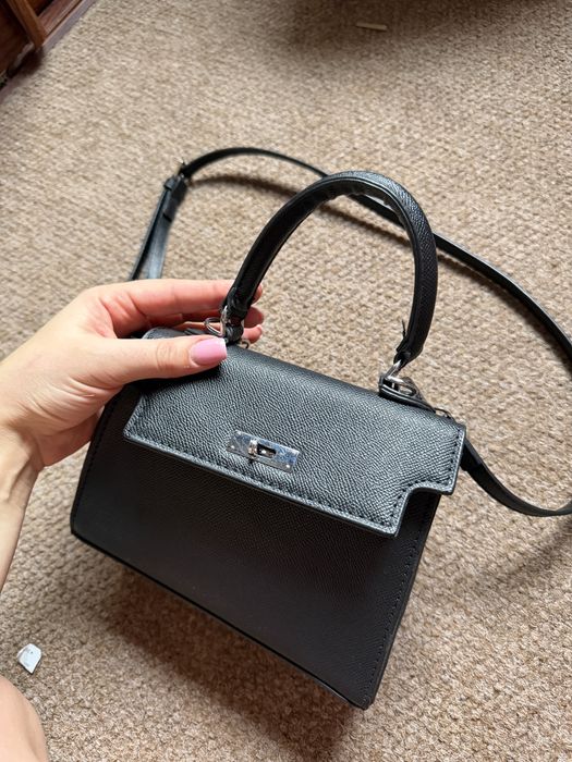 Чорна жіноча сумка