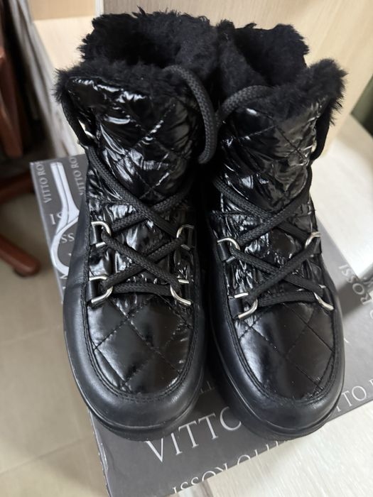 Зимове взуття в гарному стані