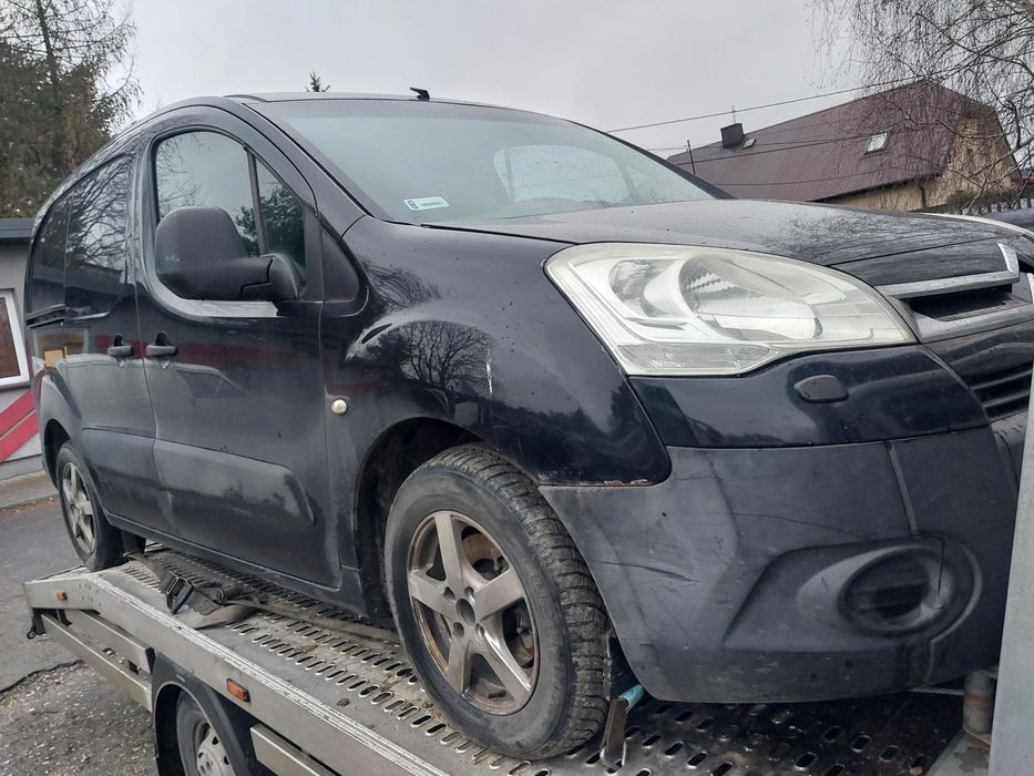 Posiadam czesci citroen berlingo 2  1.6hdi  2011r
