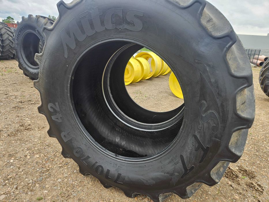 Opony 710/70R42 Mitas SVT