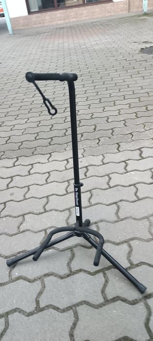 Stojak na gitarę.