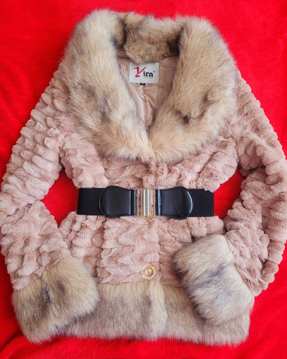 Куртка легенька шуба пальто зі штучним хутром