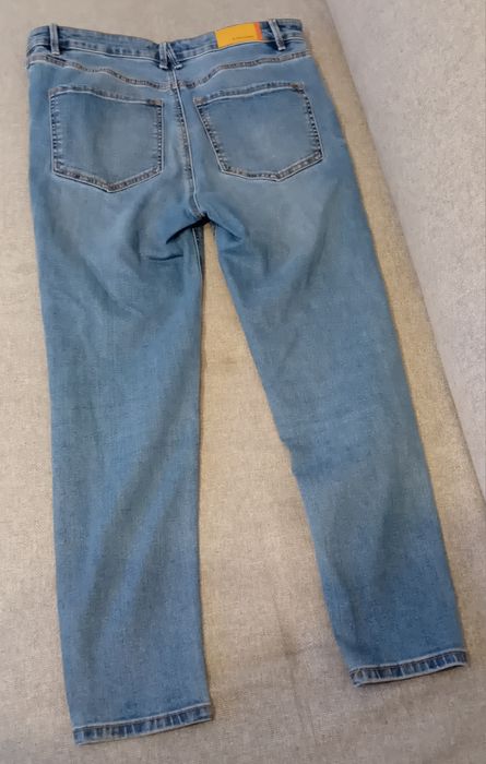 Dżinsy damskie Stradivarius rozmiar 42.