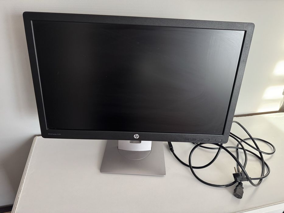 Monitor Hp E232 z kablem