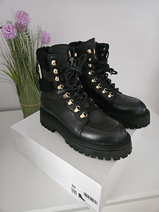 Trzewiki skórzane botki Eva Minge 40