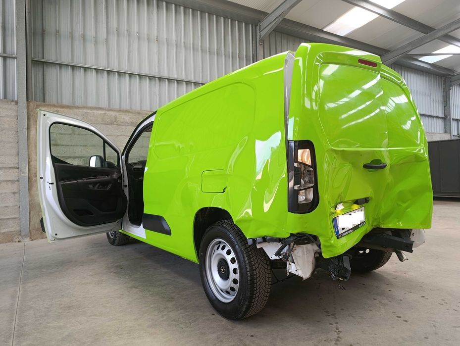 OPEL COMBO 1.5 CDTI LONGA - 130 CV (IVA DEDUTÍVEL)