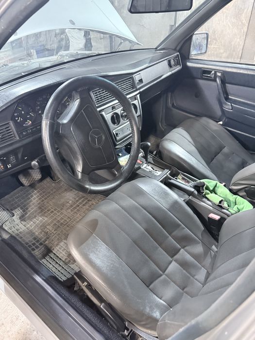 Мерседес 190е 2.0 бензин автомат