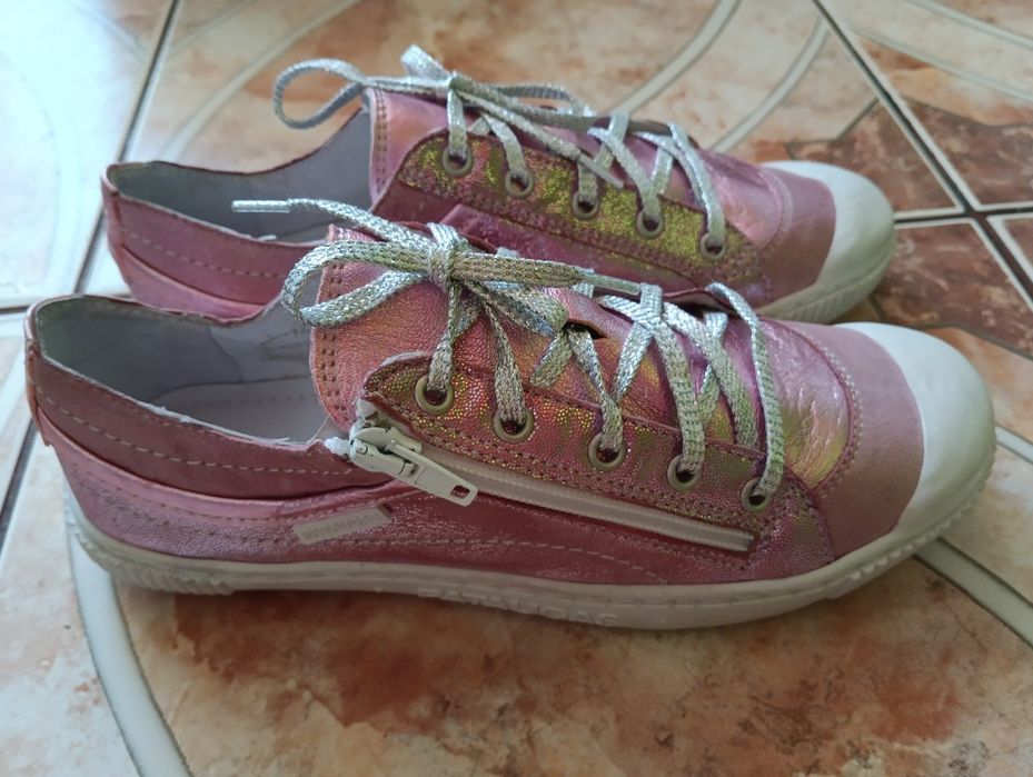 Кеди з натуральної шкіри pataugas