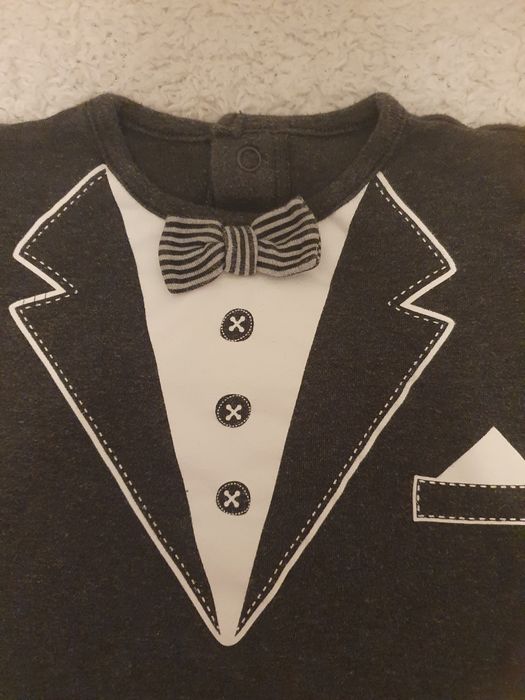 Elegancki rampers pajacyk na okazję święta z muchą 74 cm
