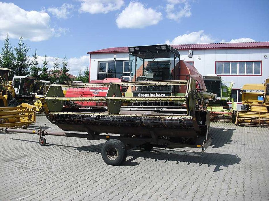 Зерноуборочный комбайн Dronningborg D 7200