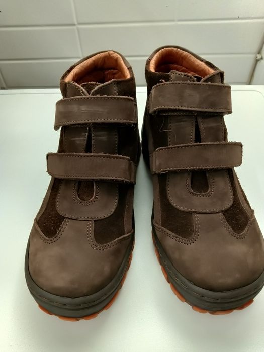 Botas de camurça castanha