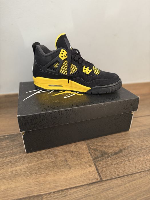 Air Jordan 4 rozmiar 40 Yellow Thunder