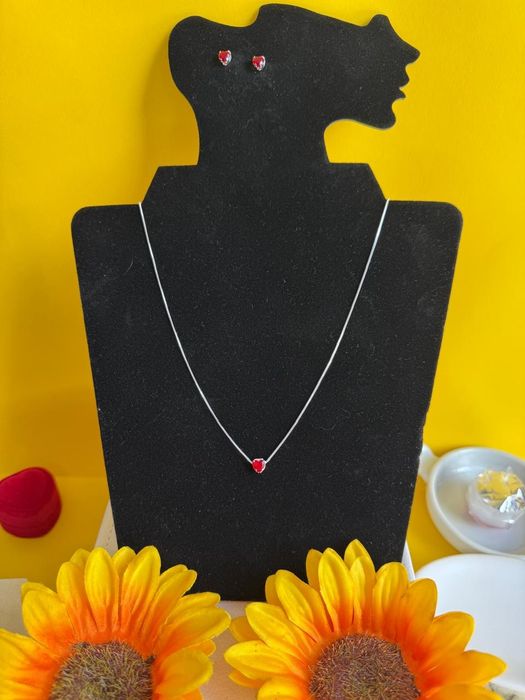 Conjunto coração vermelho folheado a prata, semijoia de qualidade.