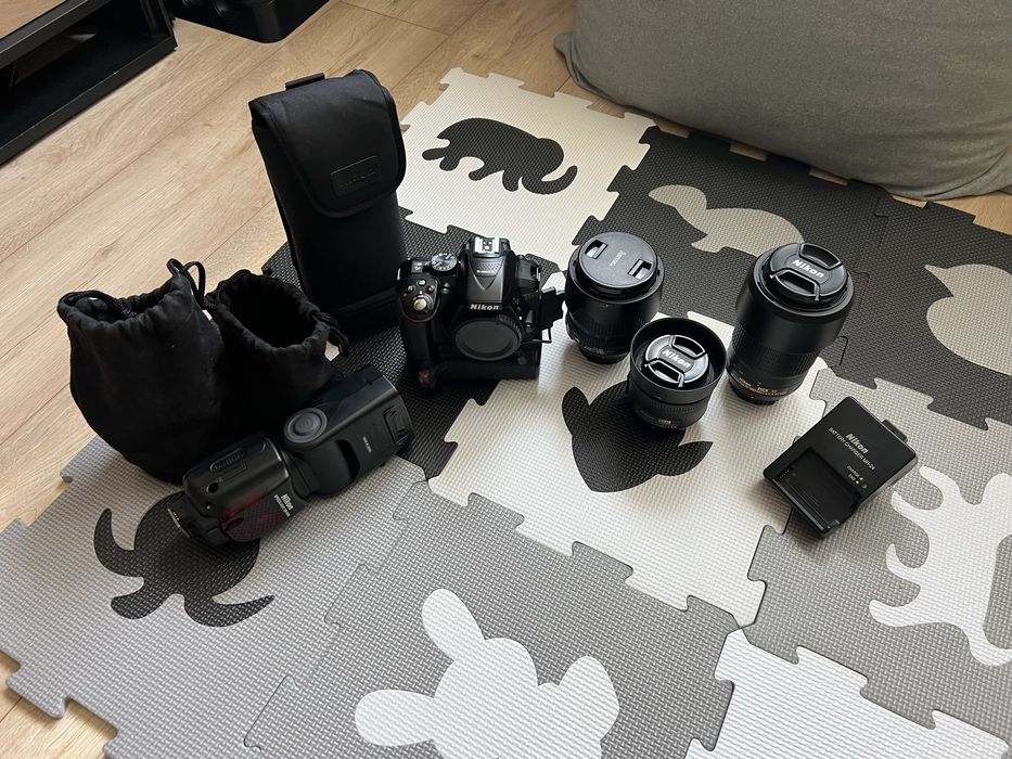 Nikon d5300 zestaw ( 3 obiektywy , lampa , plecak , akcesoria )