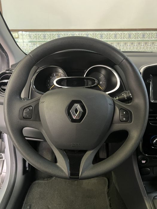 Renault Clio — fotografia 8
