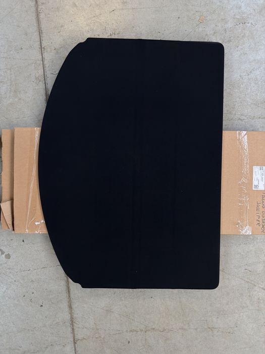 Полка шторка багажника на Tesla model Y JUNIPER