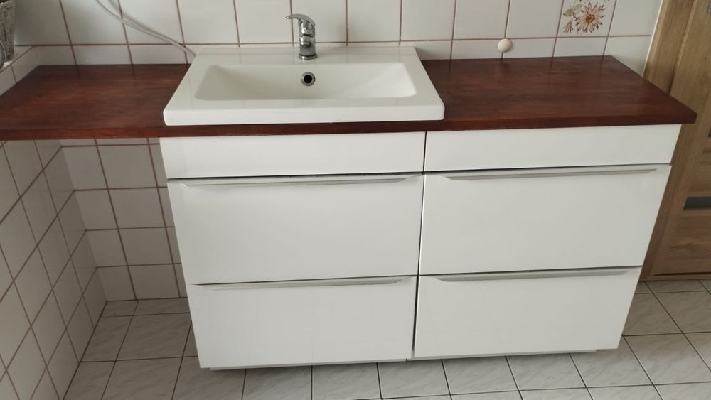 Sprzedam meble łazienkowe