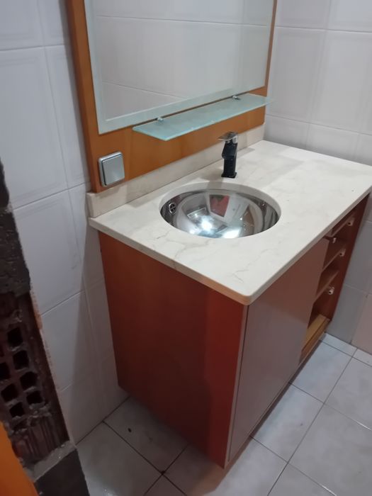 Movel de casa de banho com espelho