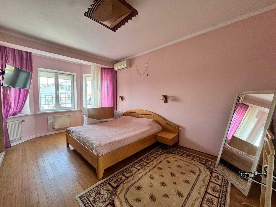 Престижна локація, якісний будинок, 16 соток, БАНЯ на дровах